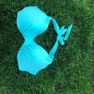 -NEVER WORN - Victoria Secret Bikini Top in Mint